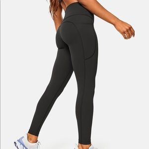 OV Swift 7/8 leggings in black